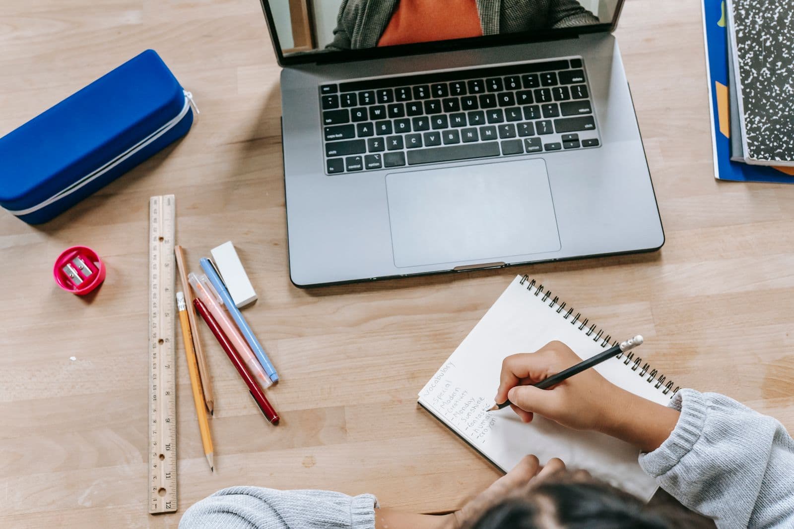 Archives de factures pour petites entreprises : retrouver chaque document